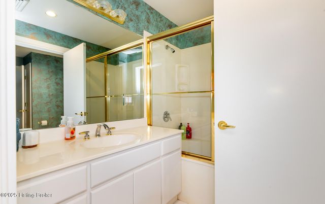 5433 Harbortown Cir, Prospect, KY 40059