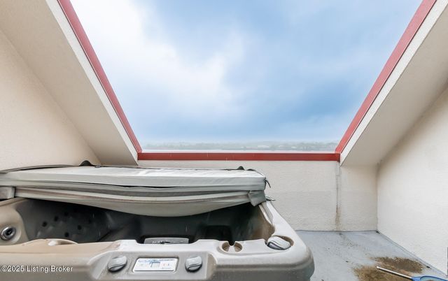 5433 Harbortown Cir, Prospect, KY 40059
