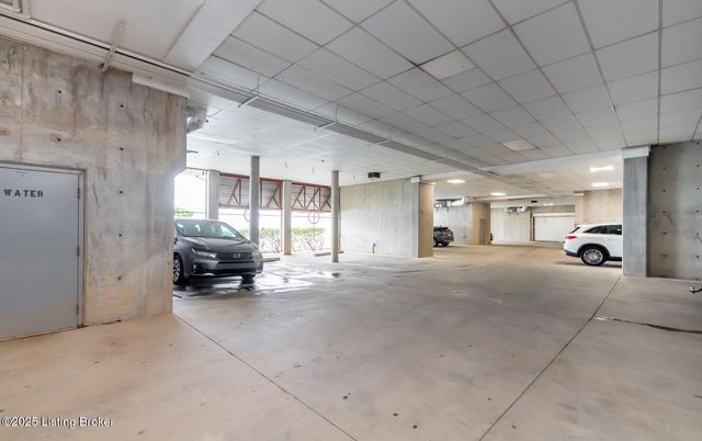 5433 Harbortown Cir, Prospect, KY 40059