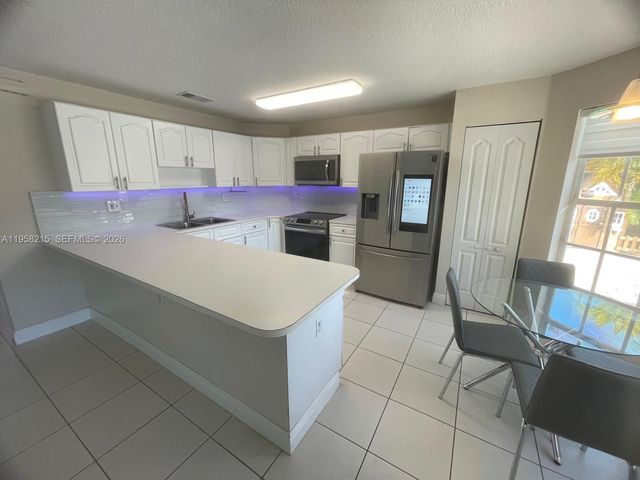 16030 SW 42nd Ter, Miami, FL 33185