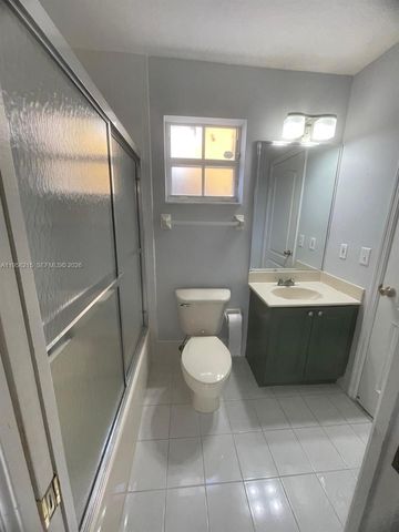 16030 SW 42nd Ter, Miami, FL 33185