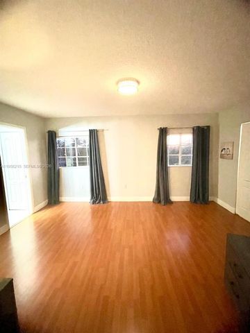 16030 SW 42nd Ter, Miami, FL 33185