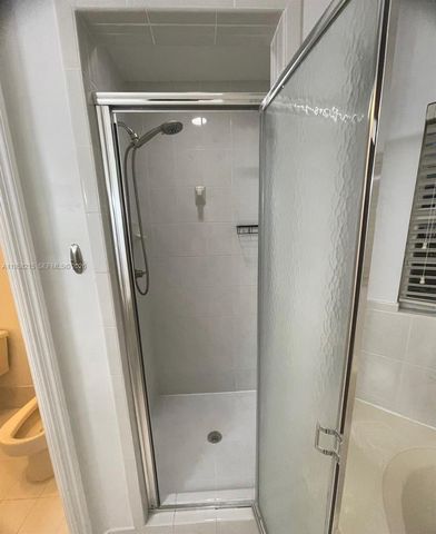 16030 SW 42nd Ter, Miami, FL 33185