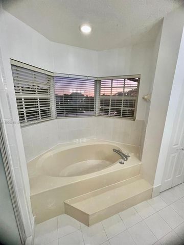 16030 SW 42nd Ter, Miami, FL 33185