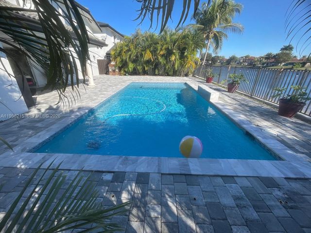 16030 SW 42nd Ter, Miami, FL 33185