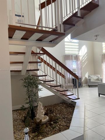 16030 SW 42nd Ter, Miami, FL 33185