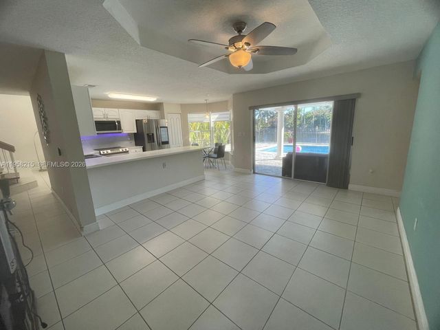 16030 SW 42nd Ter, Miami, FL 33185