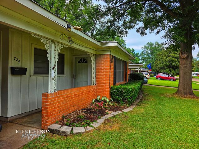 724 Camilla Drive, Shreveport, LA 71104