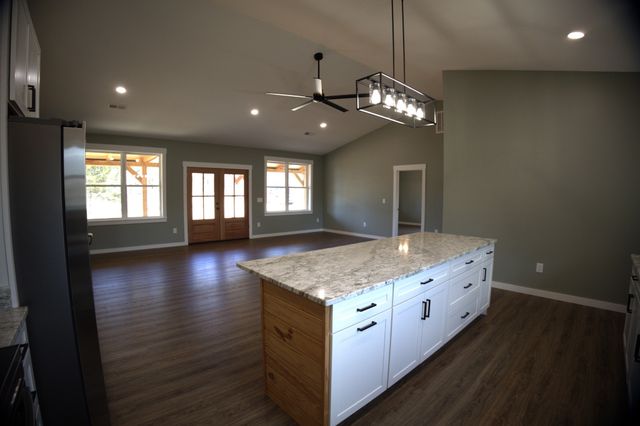 695 Woodland Rd, Hohenwald, TN 38462