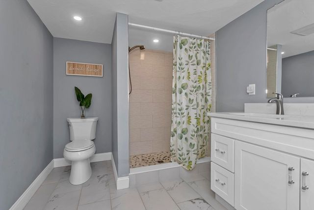 55 Fiske Hill Rd, Sturbridge, MA 01566