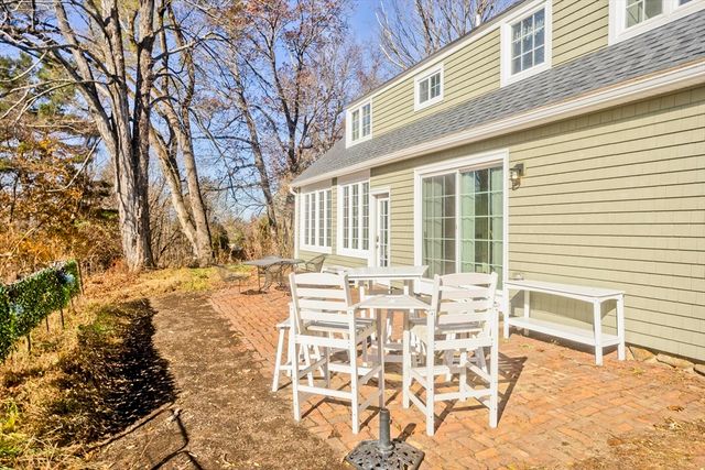 55 Fiske Hill Rd, Sturbridge, MA 01566