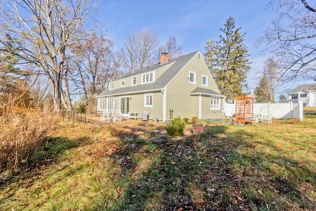 55 Fiske Hill Rd, Sturbridge, MA 01566