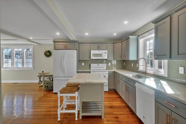 55 Fiske Hill Rd, Sturbridge, MA 01566