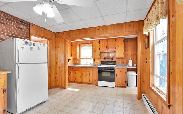 105 Beech St, Clinton, MA 01510