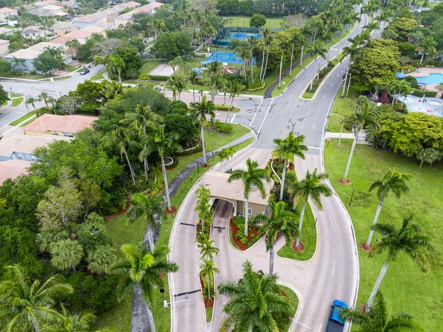 5063 Northern Lights Drive, Greenacres, FL 33463