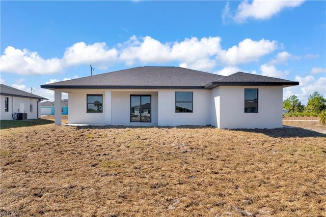 3220 56th ST W, Lehigh Acres, FL 33971