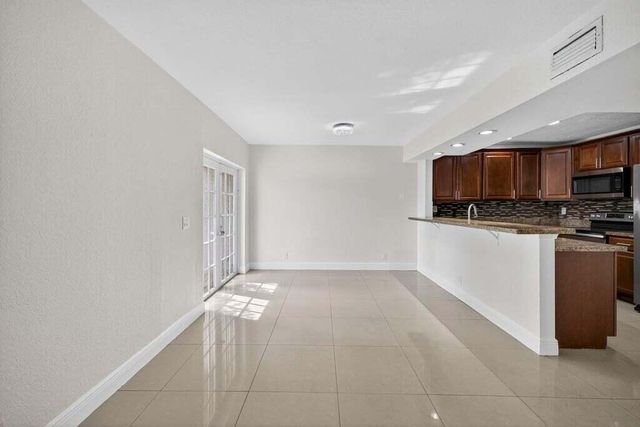 7506 NW 75th Street, Tamarac, FL 33321