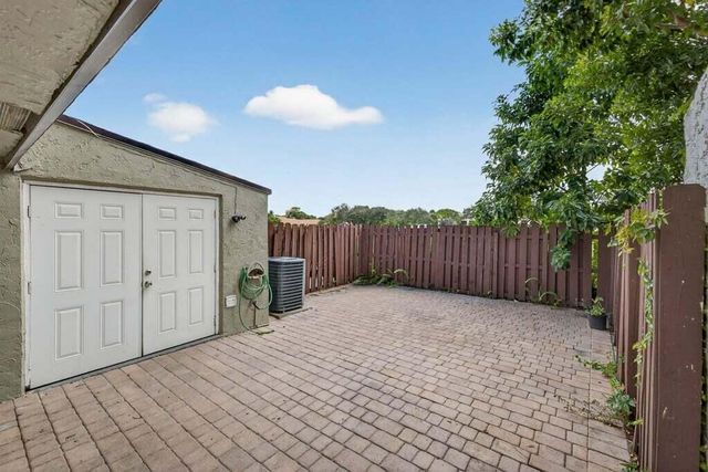 7506 NW 75th Street, Tamarac, FL 33321