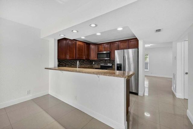 7506 NW 75th Street, Tamarac, FL 33321