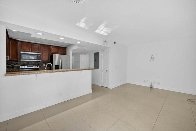 7506 NW 75th Street, Tamarac, FL 33321