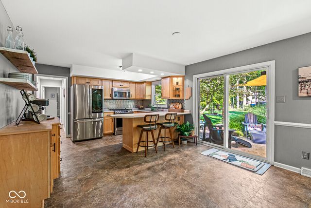 9807 Lakewood Drive, Carmel, IN 46280