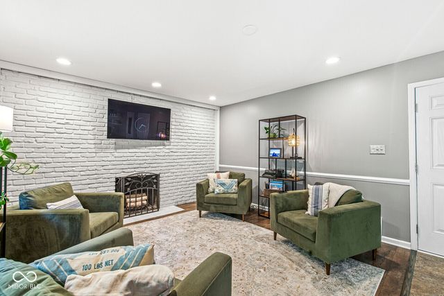 9807 Lakewood Drive, Carmel, IN 46280