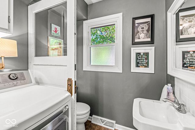 9807 Lakewood Drive, Carmel, IN 46280