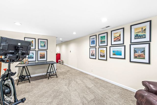 9807 Lakewood Drive, Carmel, IN 46280