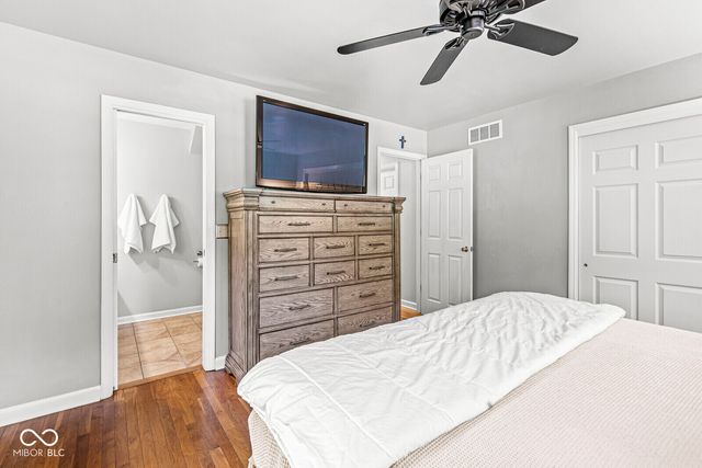 9807 Lakewood Drive, Carmel, IN 46280