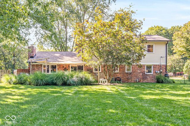 9807 Lakewood Drive, Carmel, IN 46280