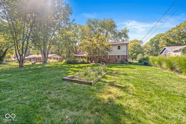 9807 Lakewood Drive, Carmel, IN 46280