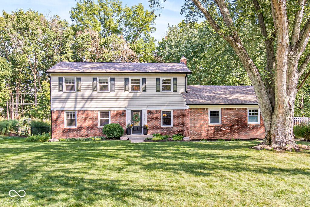 9807 Lakewood Drive, Carmel, IN 46280