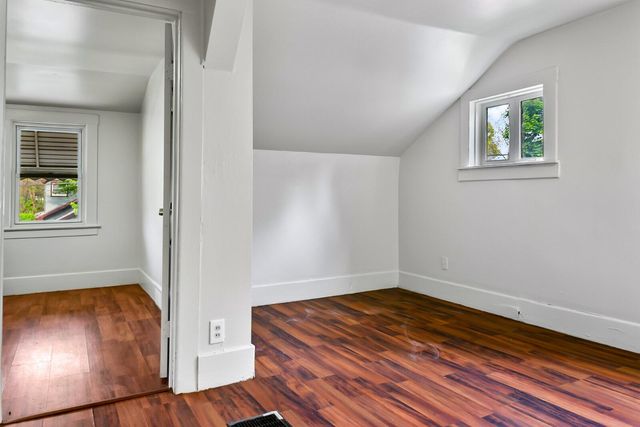 44 Euclid Ave Avenue 2, Pontiac, MI 48342