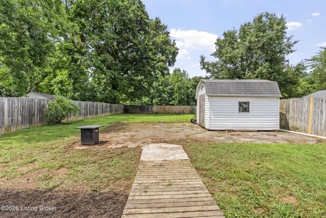 10612 Charlene Dr, Fairdale, KY 40118
