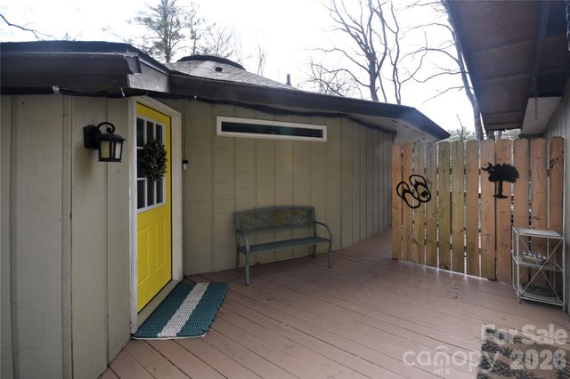 1299 Country Club Drive, Canton, NC 28716