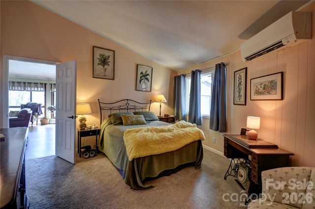 1299 Country Club Drive, Canton, NC 28716