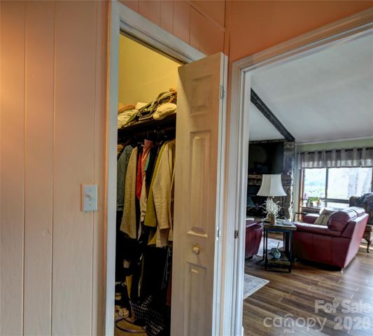 1299 Country Club Drive, Canton, NC 28716