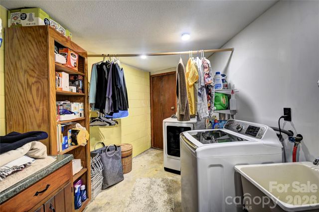 1299 Country Club Drive, Canton, NC 28716