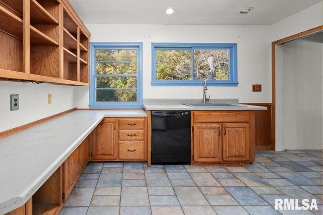 18378 WELLS FERRY Road, Bettendorf, IA 52722