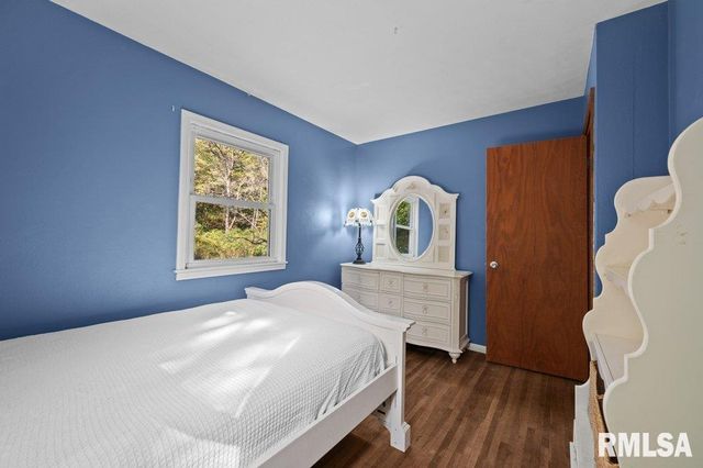 18378 WELLS FERRY Road, Bettendorf, IA 52722