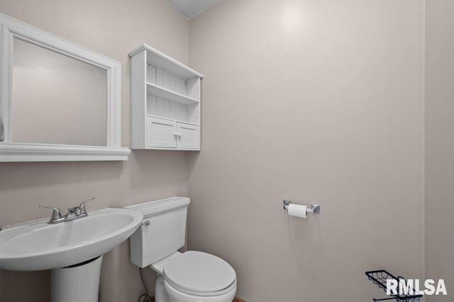 18378 WELLS FERRY Road, Bettendorf, IA 52722