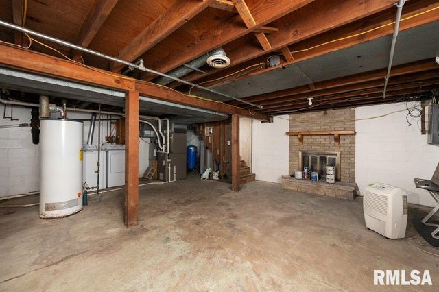 18378 WELLS FERRY Road, Bettendorf, IA 52722