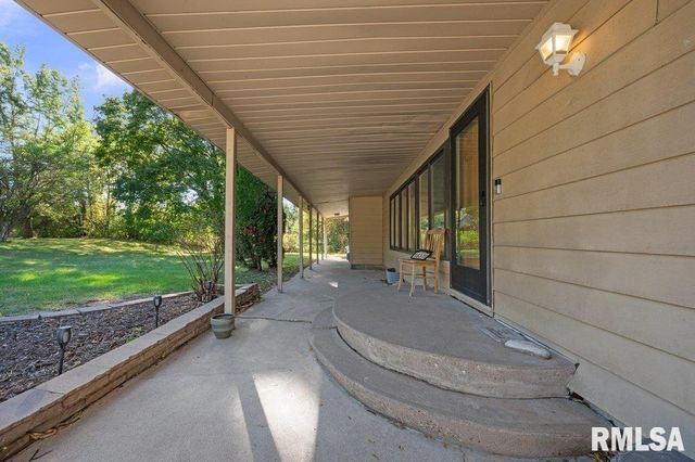 18378 WELLS FERRY Road, Bettendorf, IA 52722