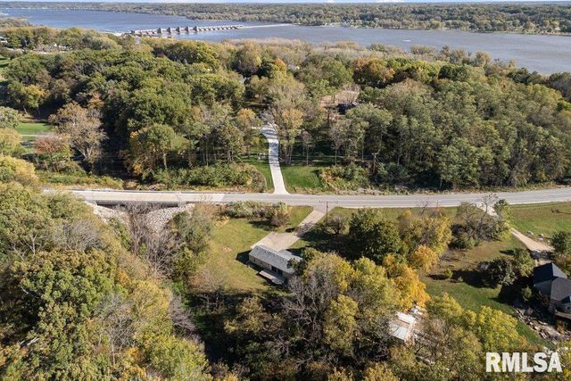 18378 WELLS FERRY Road, Bettendorf, IA 52722