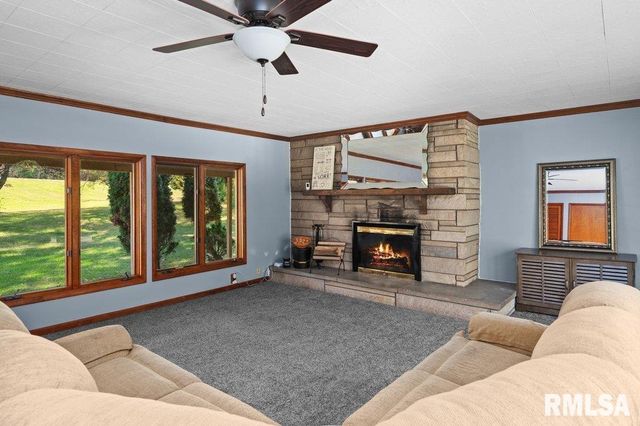 18378 WELLS FERRY Road, Bettendorf, IA 52722