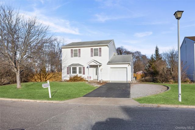 1191 E 3rd Avenue, Bay Shore, NY 11706