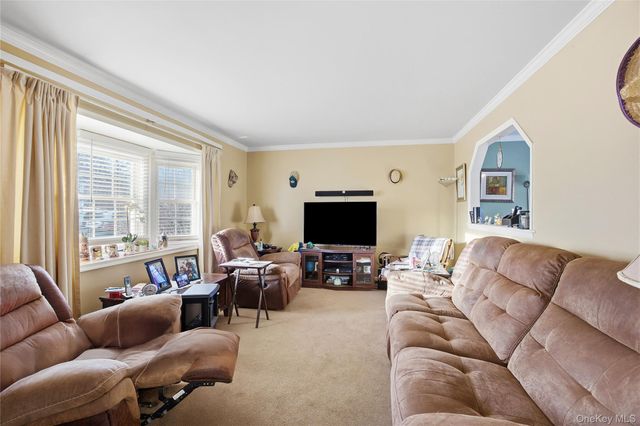 1191 E 3rd Avenue, Bay Shore, NY 11706