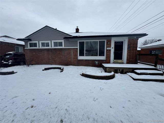 26301 Fernwood Street, Roseville, MI 48066