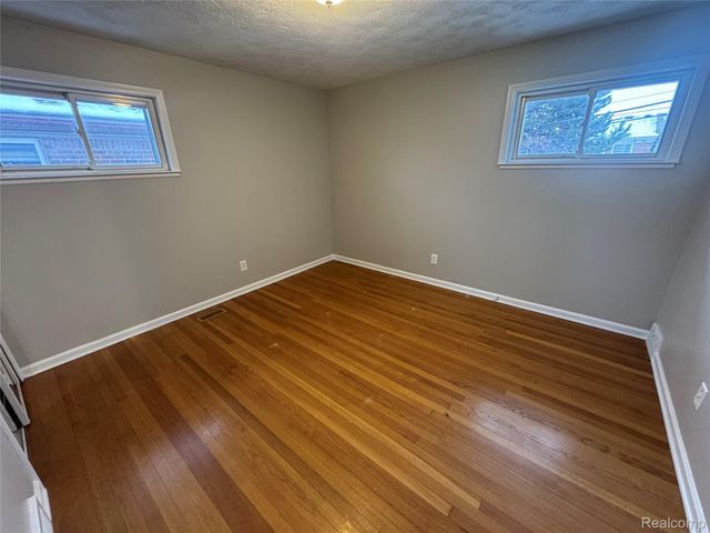 26301 Fernwood Street, Roseville, MI 48066