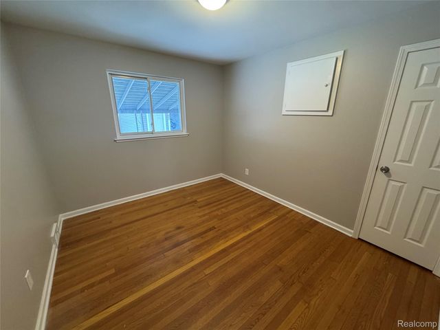 26301 Fernwood Street, Roseville, MI 48066